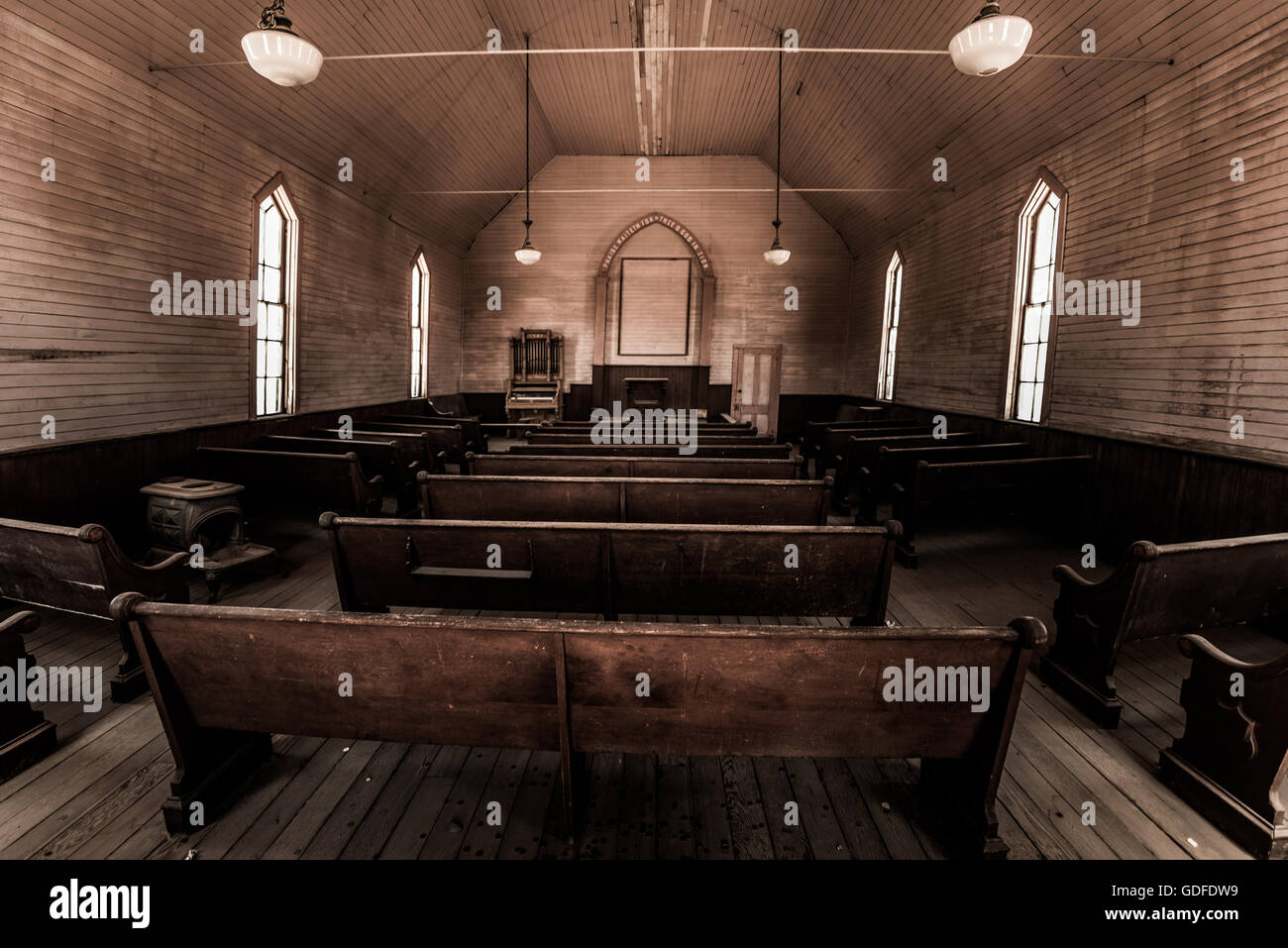 Ancienne église en bois Bodie Ghost Town l'intérieur de la Californie Banque D'Images