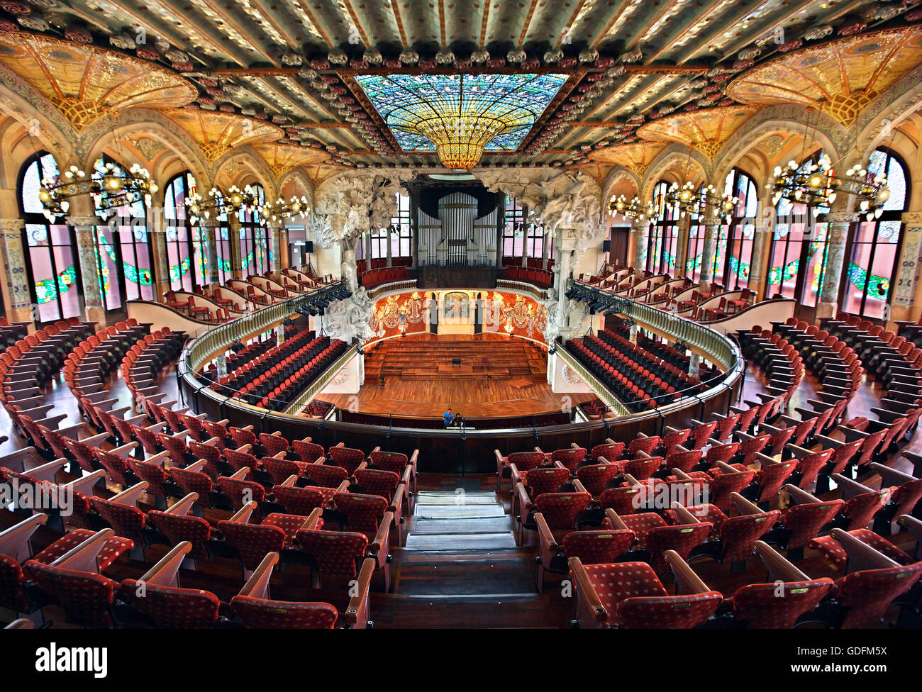 La salle de concert dans le Palau de la Musica Catalana, Barcelone, Catalogne, Espagne. Banque D'Images