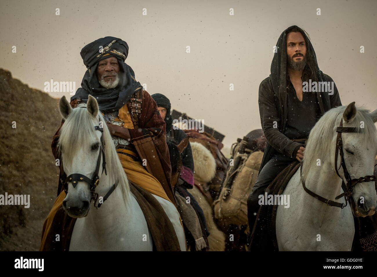 DATE DE SORTIE : Août 19, 2016 TITRE : Ben-Hur Studio : Paramount Pictures Réalisateur : Timur Bekmambetov PLOT : un accusé à tort noble juif survit années d'esclavage à prendre vengeance sur son meilleur ami Romain, qui l'avait livré sur la photo : Morgan Freeman, Jack Huston comme Juda Ben-Hur (crédit Image : c Paramount Pictures/images/) Banque D'Images