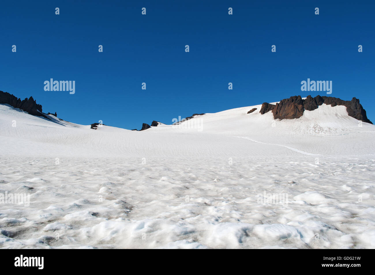 Islande : de la neige sur le haut du Glacier Skaftafellsjokull, l'un épi, Skaftafell de la calotte de glace Vatnajokull Banque D'Images