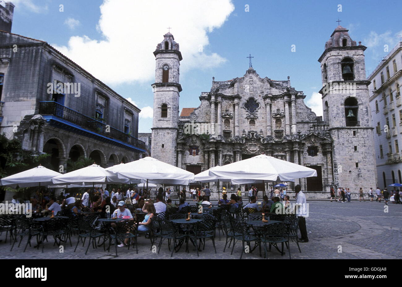 La Plaza de la Catedral, dans la vieille ville de la ville de La Havane à Cuba dans la mer des Caraïbes. Banque D'Images