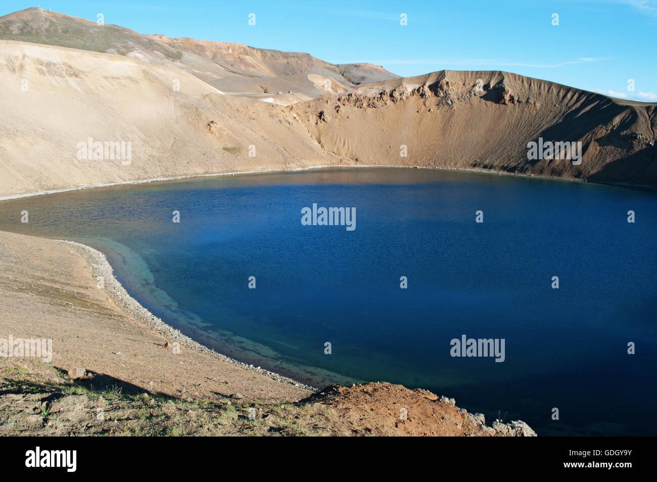 Islande : Viti crater et lac. Viti est un cratère d'explosion créée en 1734 par une éruption massive dans le volcan Krafla Banque D'Images