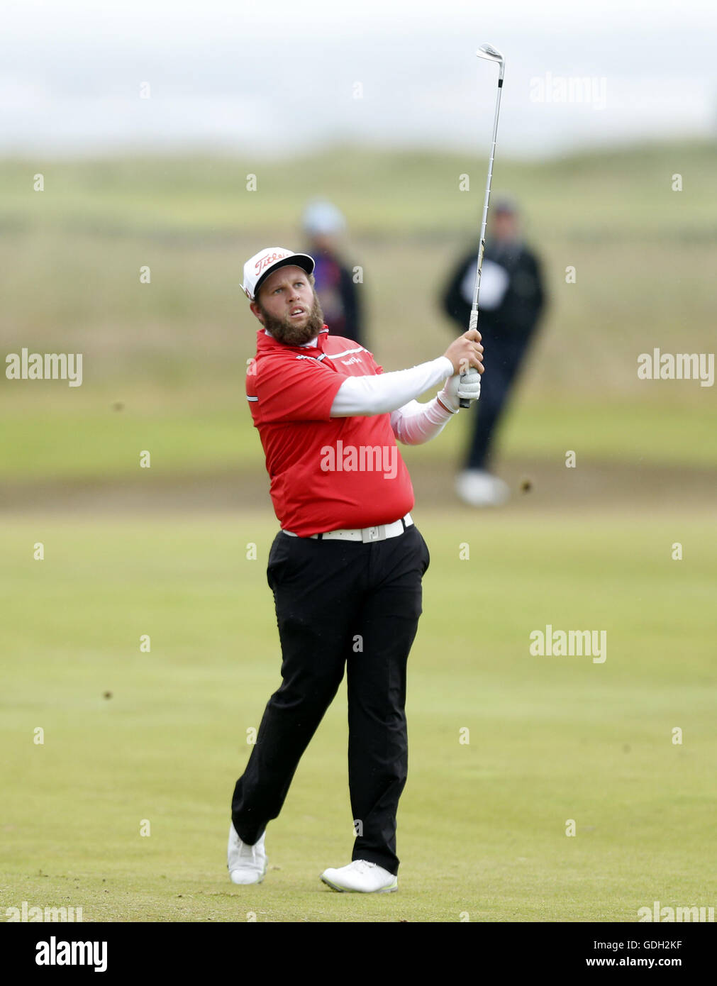 L'Angleterre Andrew Johnston joue sur le fairway au 18e trou lors de la troisième journée de l'Open Championship 2016 au Royal Troon Golf Club, South Ayrshire. Banque D'Images