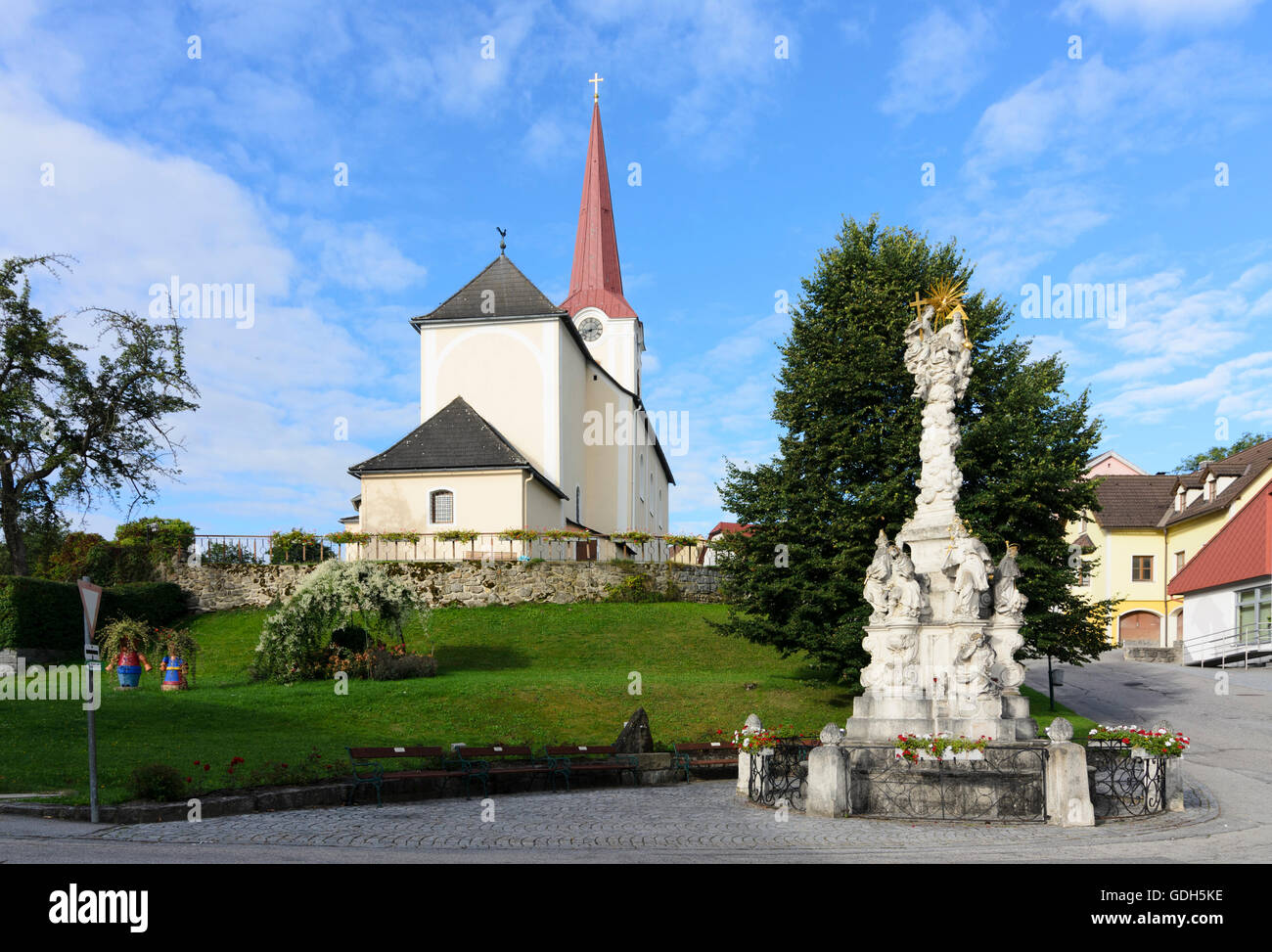 Bad Großpertholz : Église paroissiale de Saint Barthélémy et Thomas et colonne de la Trinité, l'Autriche, Niederösterreich, Autriche, Wald Banque D'Images