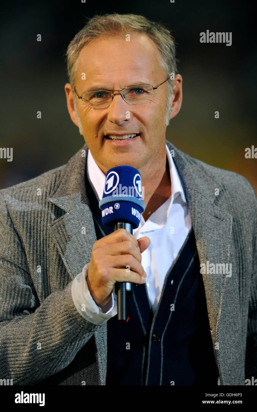 Présentateur de télévision allemande ARD Reinhold Beckmann, championnat d'Europe de Football UEFA 2012 qualificatif, le Belgique contre l'Allemagne 0-1 Banque D'Images