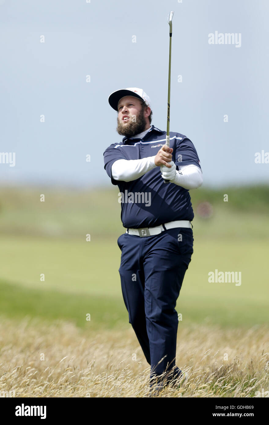 L'Angleterre Andrew Johnston joue hors de l'état brut au cours de la quatrième journée du championnat ouvert 2016 de Royal Troon Golf Club, South Ayrshire. Banque D'Images