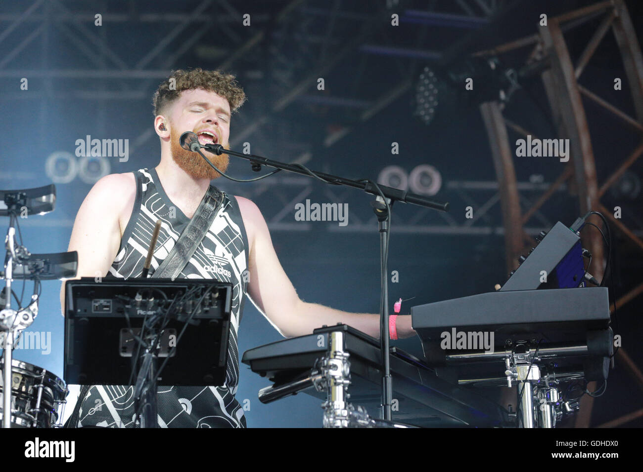 Le parc Victoria, Bethnal Green, Londres, Royaume-Uni, 16 juillet 2016, Jack Garratt, Jack Garratt effectuant au Lovebox 2016 au Victoria Park, London. Crédit : Richard Soans/Alamy Live News Banque D'Images