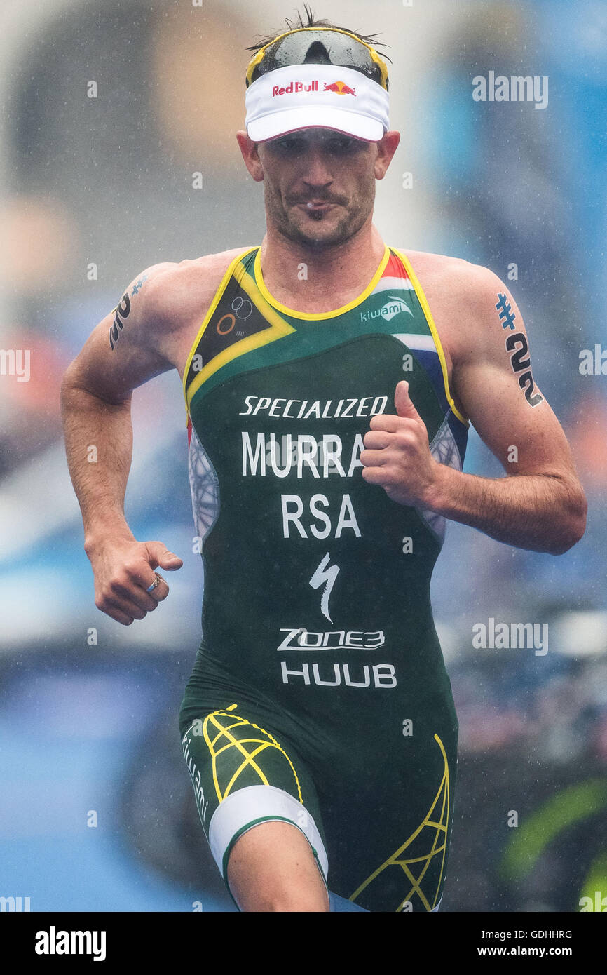 Hambourg, Allemagne. 16 juillet, 2016. Richard Murray (Australie) en action à Hambourg, Allemagne, 16 juillet 2016. La Série mondiale de triathlon - Mens 7 activité a lieu. Photo : Lukas Schulze/dpa/Alamy Live News Banque D'Images