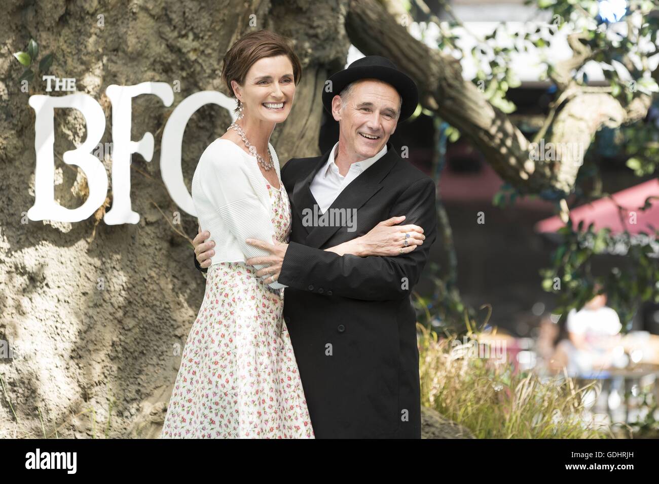 Londres, Royaume-Uni. 17 juillet, 2016. Mark Rylance et Lucy Dahl, le premiere film BFG à Leicester Square à Londres. 17/07/2016 | Le monde d'utilisation/alliance photo Credit : dpa/Alamy Live News Banque D'Images