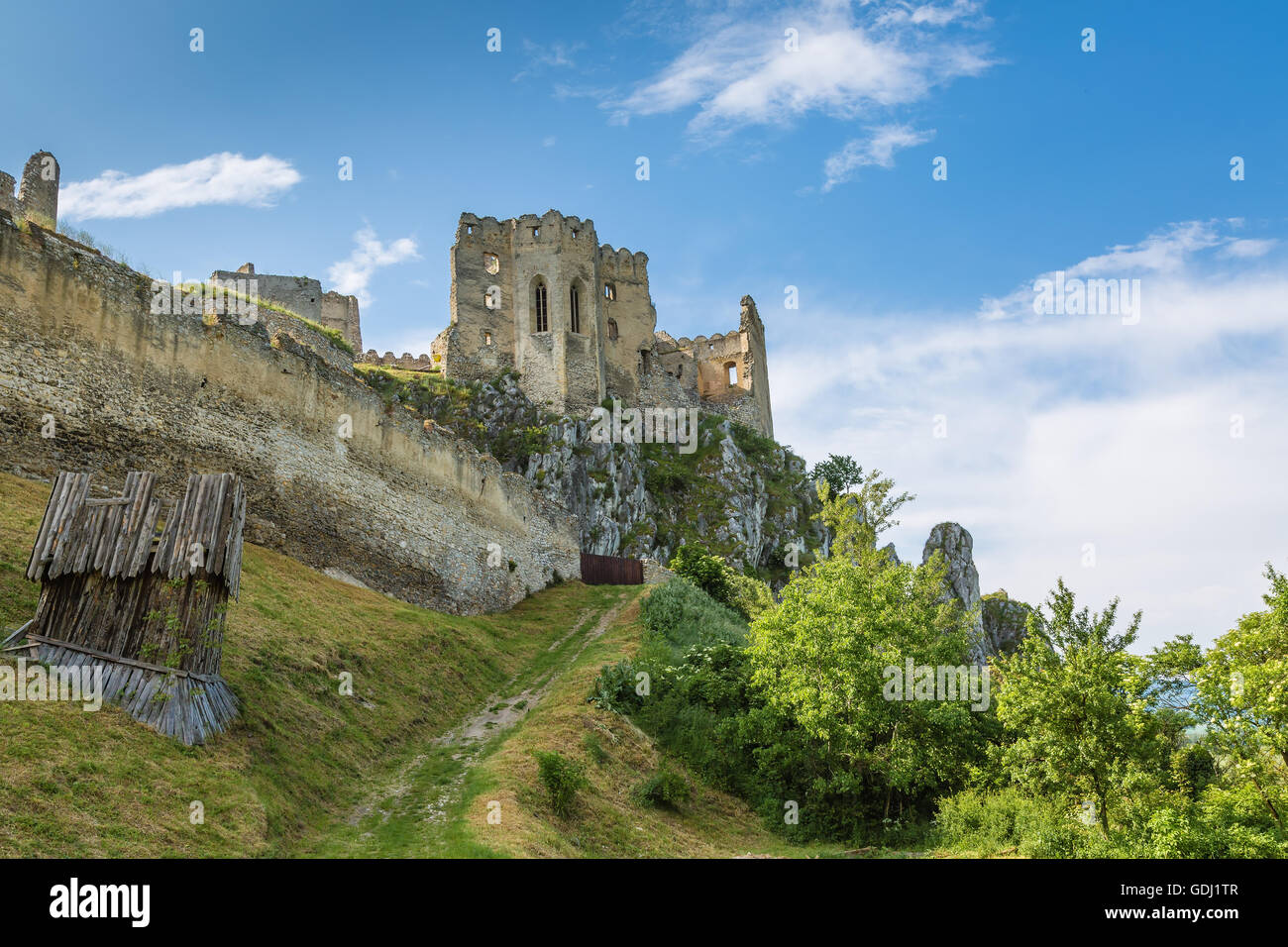 Château médiéval Beckov, la première mention écrite de la 13e siècle. L'Europe, la Slovaquie. Banque D'Images