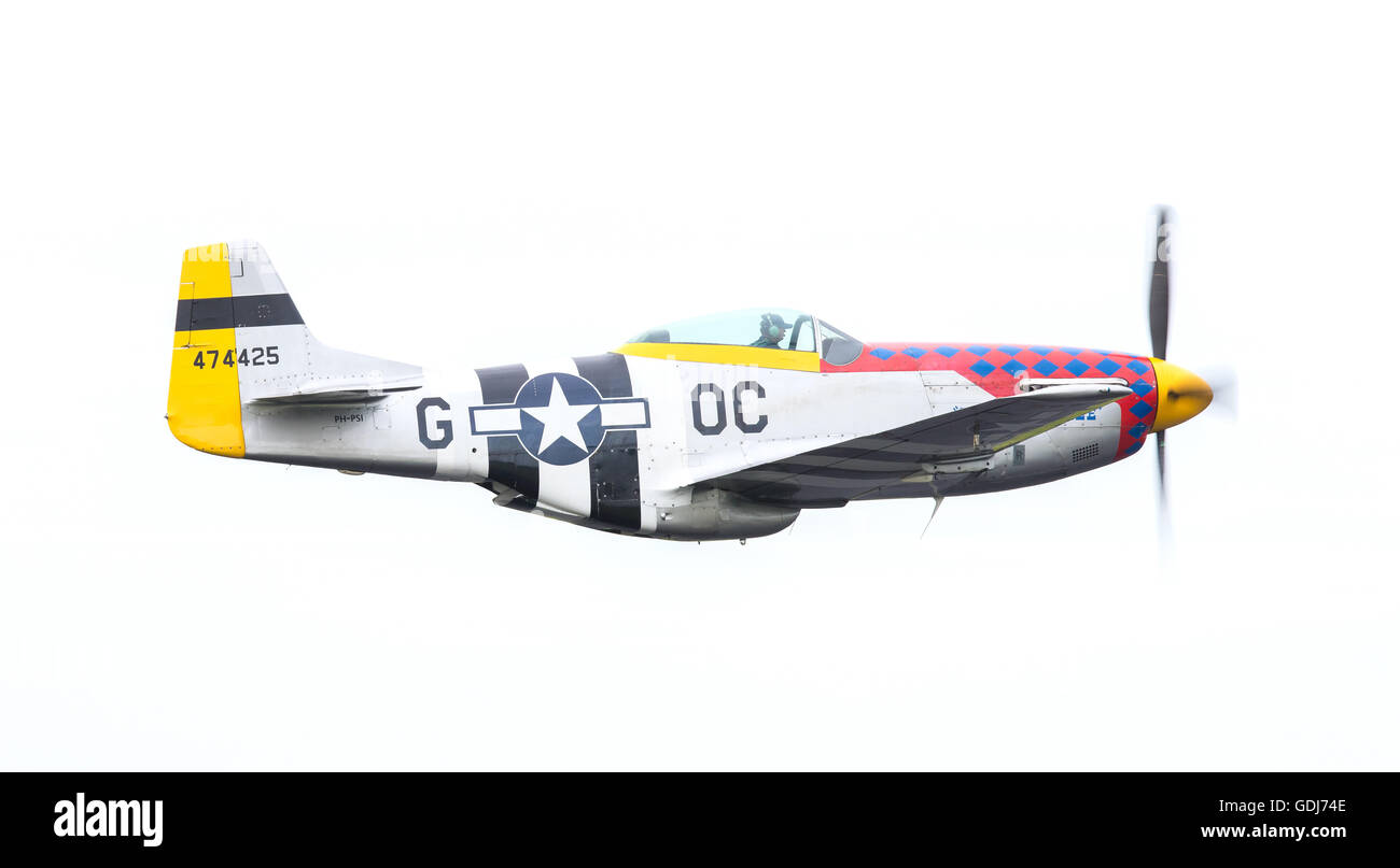 LEEUWARDEN, Pays-Bas - le 10 juin : P51 Mustang afficher au Dutch Air Force Open House. 10 juin 2016 à Leeuwarden, Th Banque D'Images