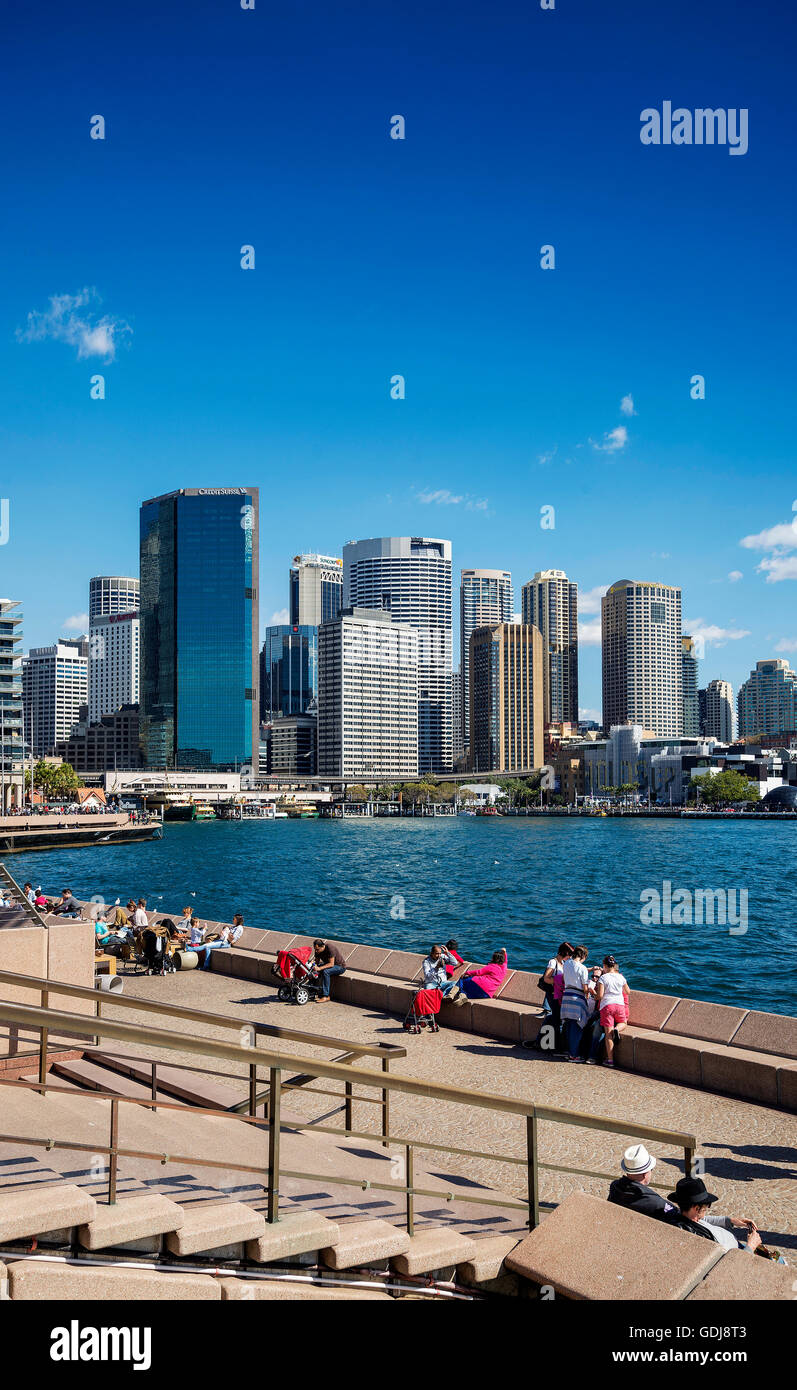 Centre de Sydney CBD salon skyline et Circular Quay en Australie à partir de la promenade au bord de l'eau Banque D'Images