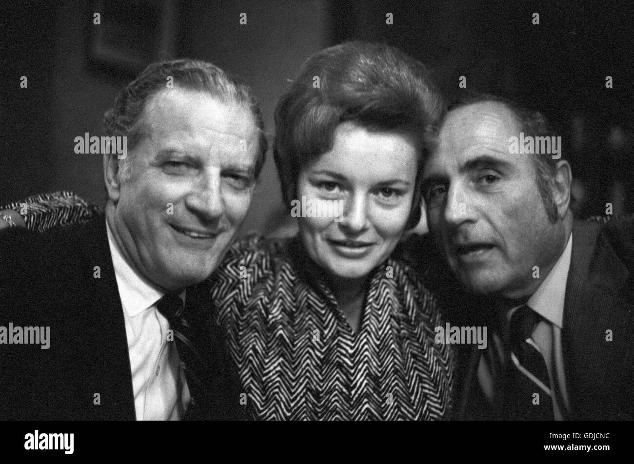 William B. Arthur, Patricia Carbine, et Henry Ehrlich, trois éditeurs de Look Magazine, 1972. Banque D'Images