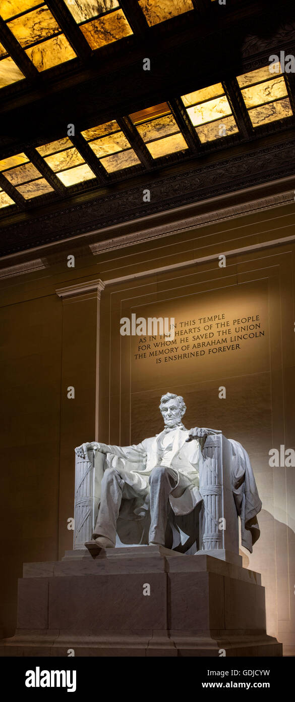 Statue d'Abraham Lincoln dans le Lincoln Memorial à Washington DC Banque D'Images