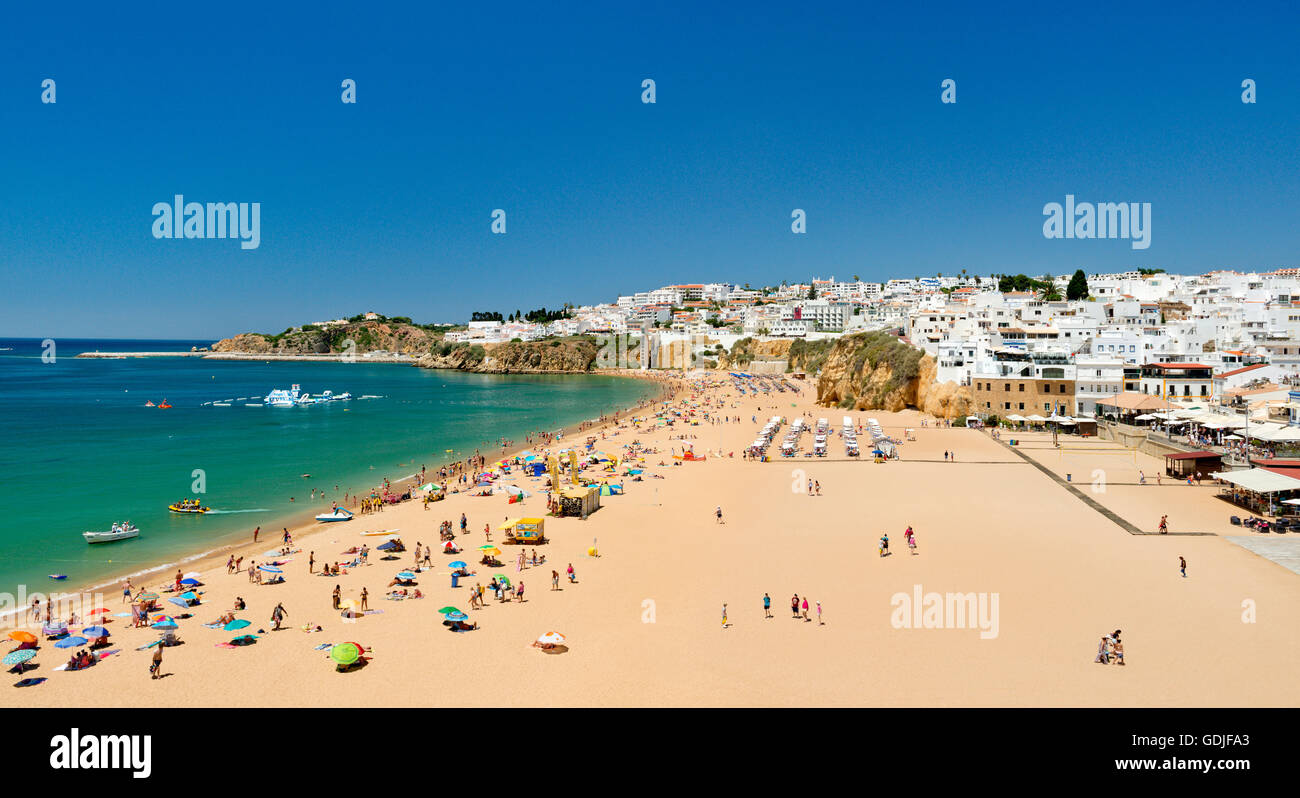 Le Portugal, l'Algarve, à Albufeira et ville en été Banque D'Images