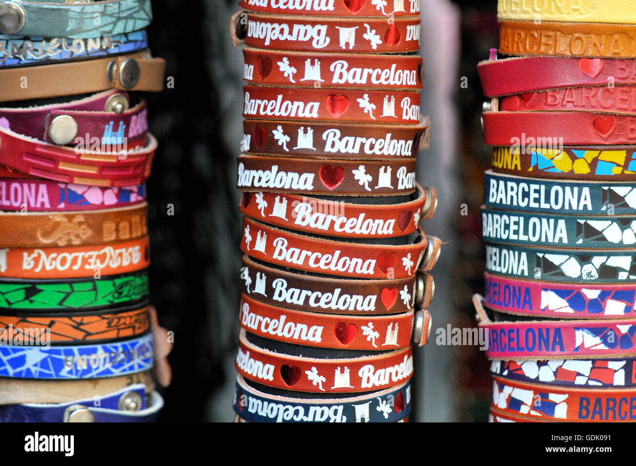 Souvenirs des bracelets, Barcelone, Catalogne, Espagne Photo Stock - Alamy