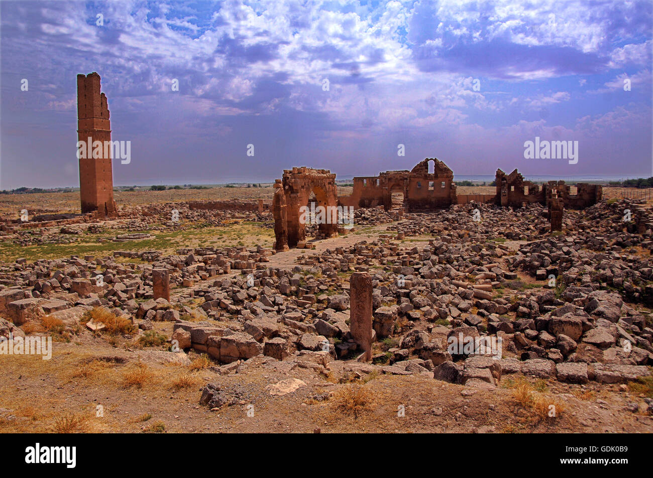 Ruines à Harran, en Turquie. Haran, Charan, ou Charran est un lieu biblique. Haran est presque universellement identifié à Harran, un Assyrien ville dont les ruines sont dans l'actuelle Turquie. Dans la Bible hébraïque, le nom apparaît pour la première fois dans le livre de la Genèse, dans la Banque D'Images