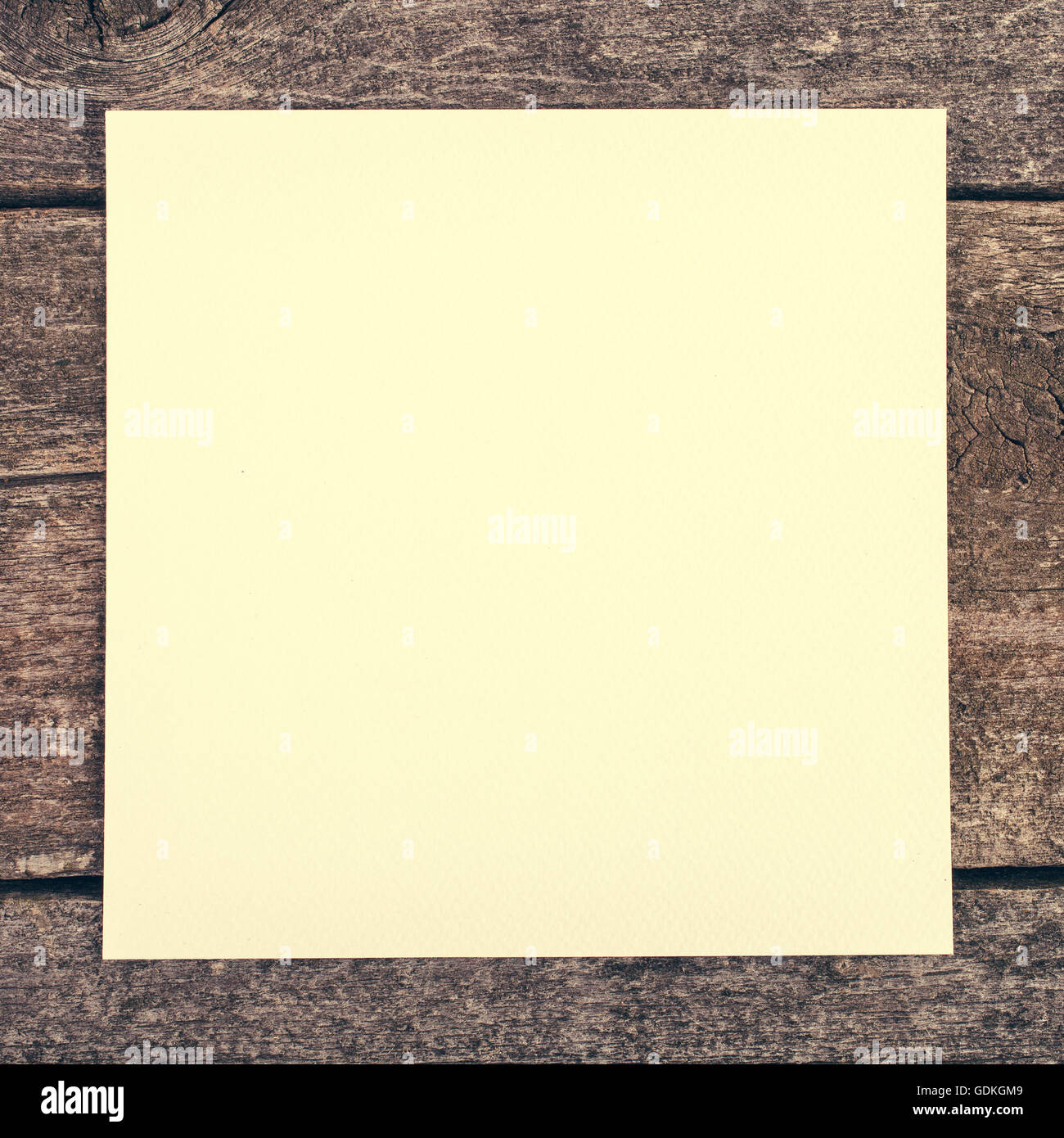 Fond de bois avec du papier vierge Banque D'Images