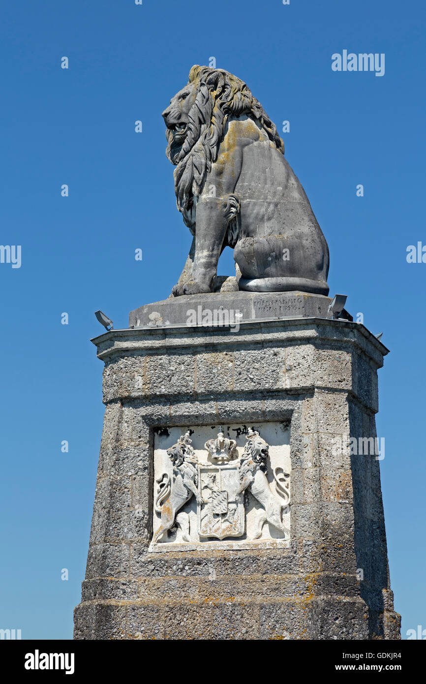 Statue de lion dans le port de Lindau, sur le lac de Constance, Bavière, Allemagne Banque D'Images