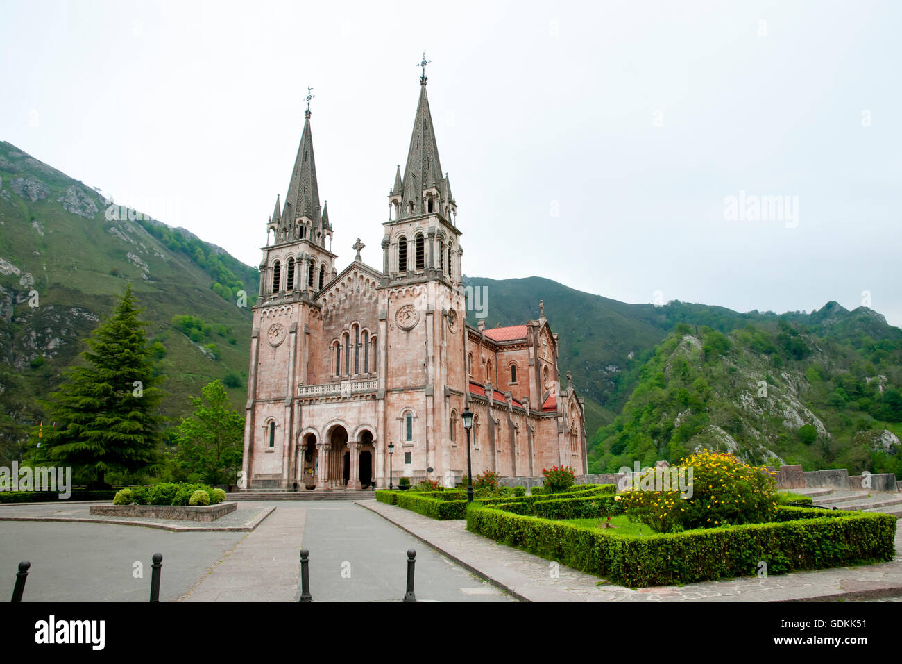 Basilique de Santa Maria la Real de Covadonga - Espagne Banque D'Images