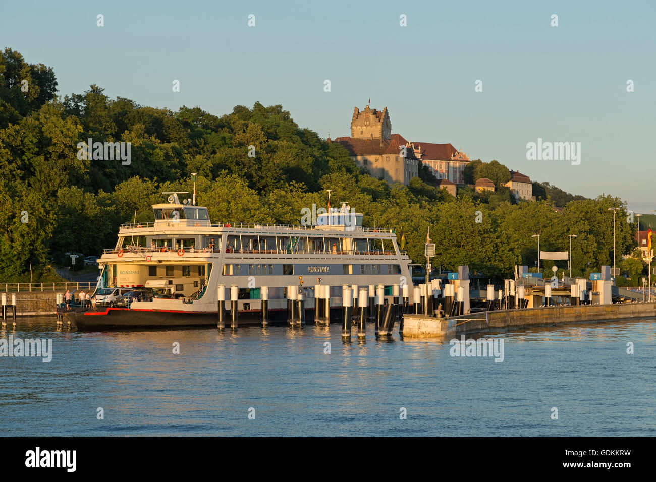 Le port ferry, Meersburg, Lac de Constance, Bade-Wurtemberg, Allemagne Banque D'Images