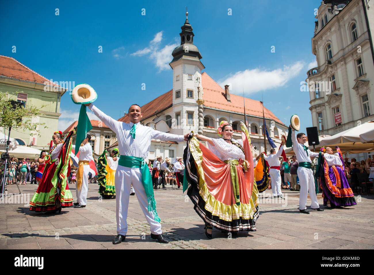 Inspiraciones Costarricenses de San José, Costa Rica, l'exécution au 28ème Festival de Folklore CIOFF international Folkart, folklore sous-festival Festival de Carême, l'un des plus grands festivals en plein air en Europe. Folkart, Festival le Carême, Maribor, Slovénie, 2016. Banque D'Images
