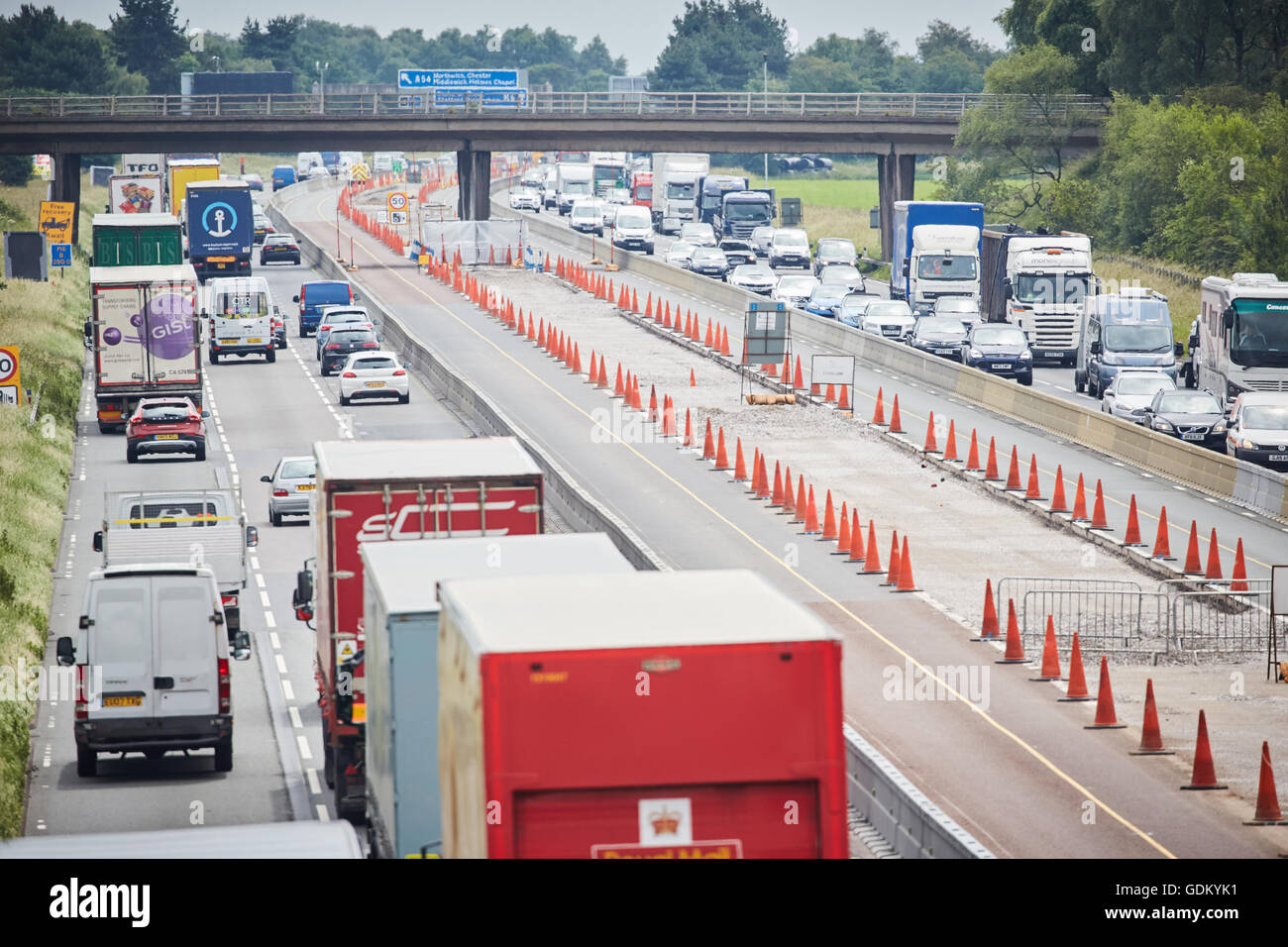 Chesire autoroute M6 scénario à partir de la famille des systèmes de caméras de vitesse moyenne de présentation : utiliser l'état de l'art avec un système vidéo Banque D'Images