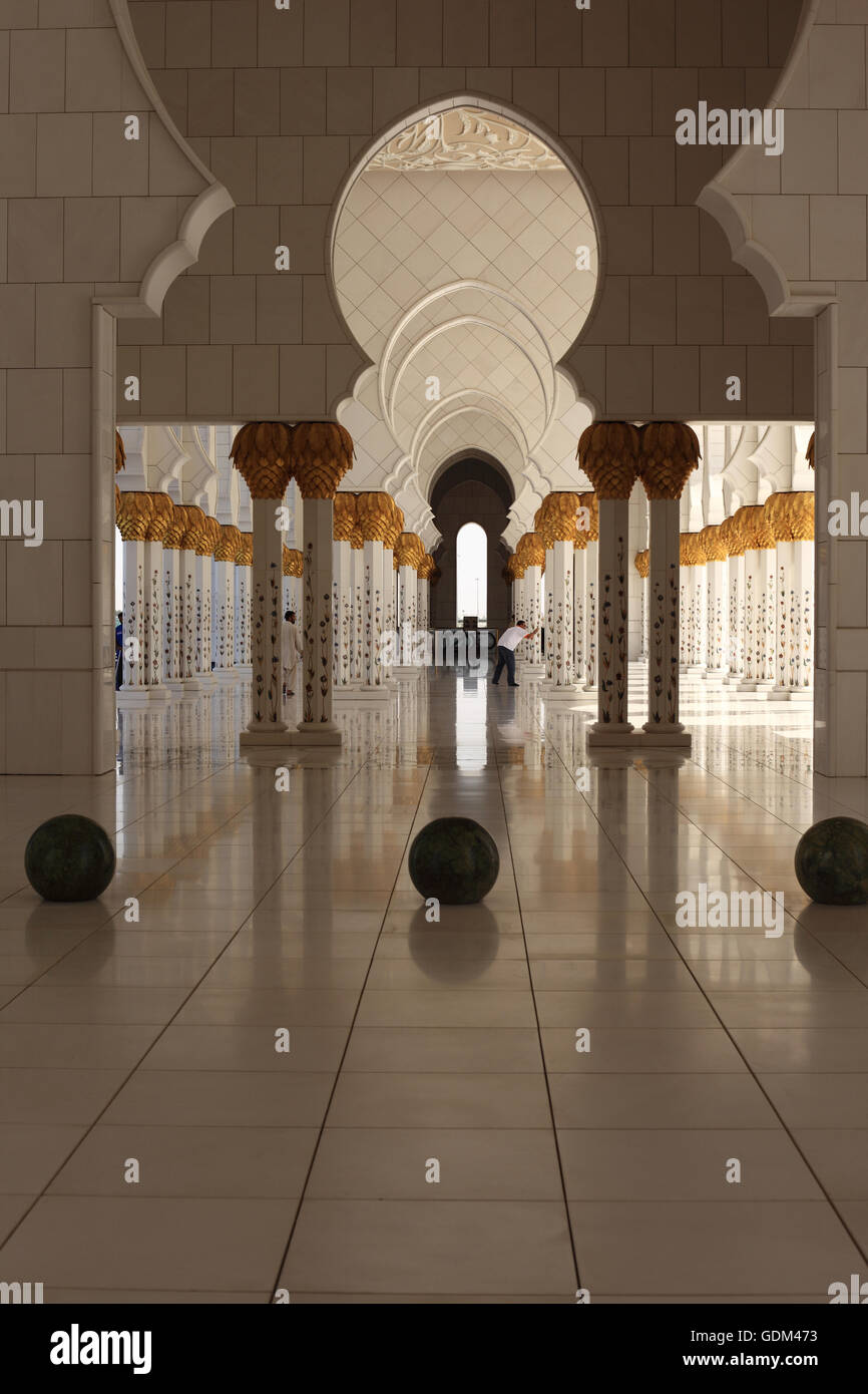 Vue de la Grande Mosquée de Sheikh Zayed, à Abu Dhabi. Banque D'Images