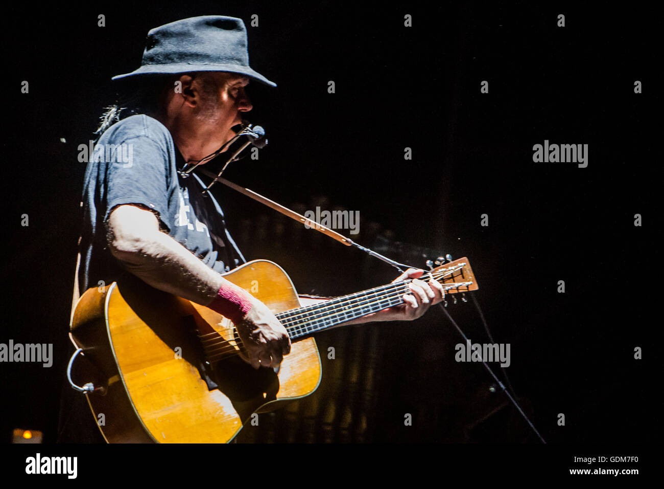 Milan, Italie. 18 juillet, 2016. Neil Young fait vivre à son marché à Milan, Italie, le 18 juillet 2016 Crédit : Mairo Cinquetti/Alamy Live News Banque D'Images