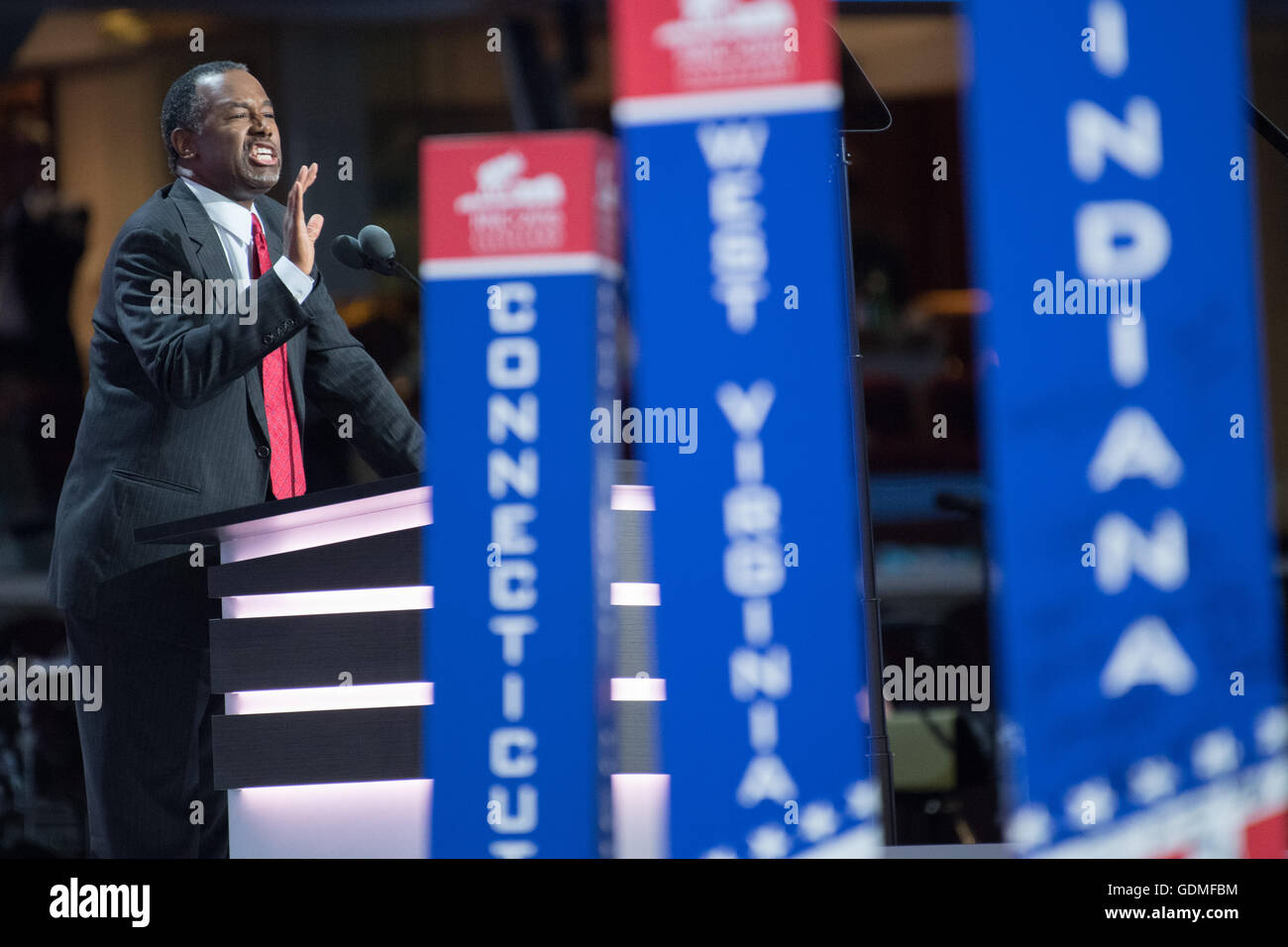 Cleveland, Ohio, USA . 19 juillet, 2016. Le Dr Ben Carson consacré au deuxième jour de la Convention nationale républicaine le 19 juillet 2016 à Cleveland, Ohio. Plus tôt dans la journée, les délégués ont officiellement soumis Donald J. Trump pour président. Credit : Planetpix/Alamy Live News Banque D'Images