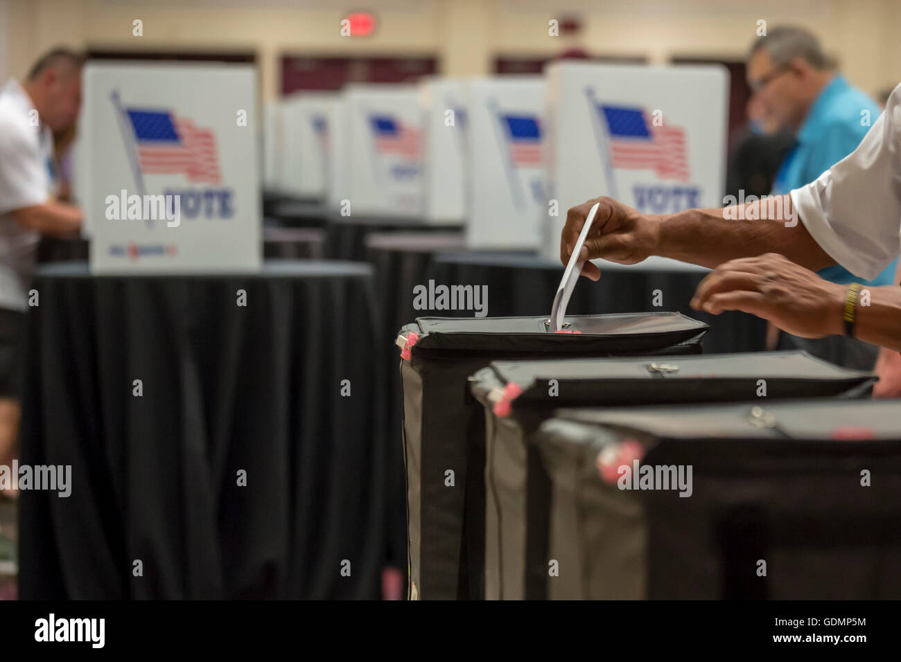 Las Vegas, Nevada - Les délégués à la convention de l'Union internationale des Teamsters ont voté en votant pour proposer des candidats à l'Union européenne. Banque D'Images