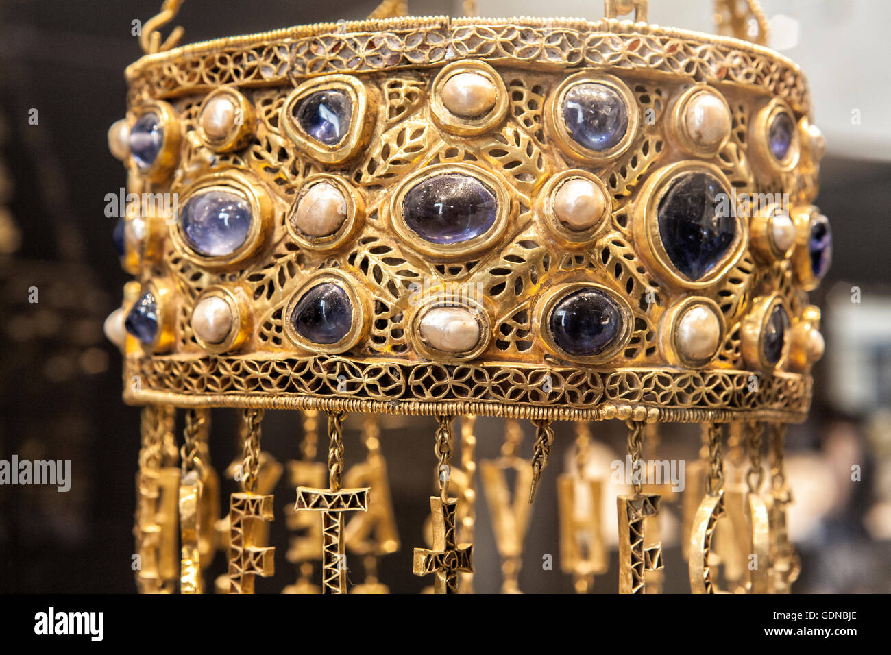 Guarrazar couronne. Couronne votive de Recesvinto, 653-672, faite avec goldgems et perles, Espagnol Wisigoth Banque D'Images