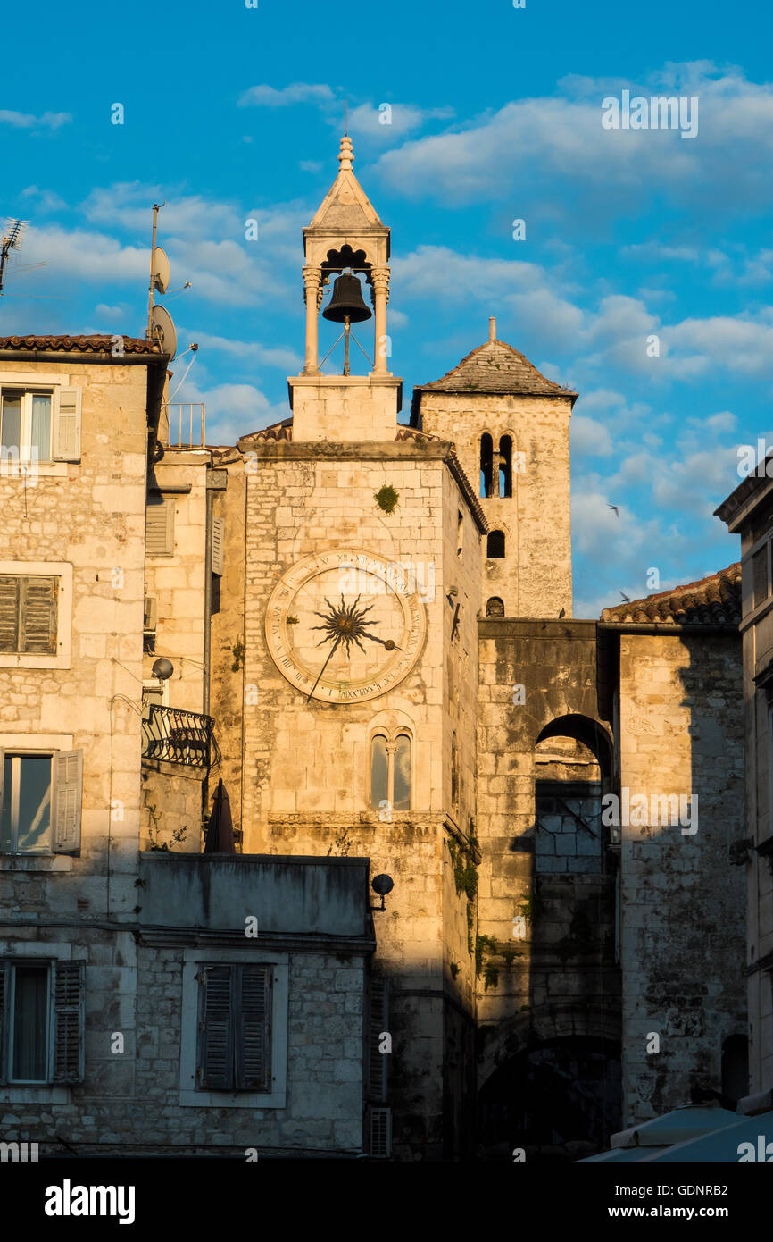 15e siècle Pjaca Tour de l'horloge, Split, Croatie, la côte dalmate, le palais de Dioclétien Banque D'Images