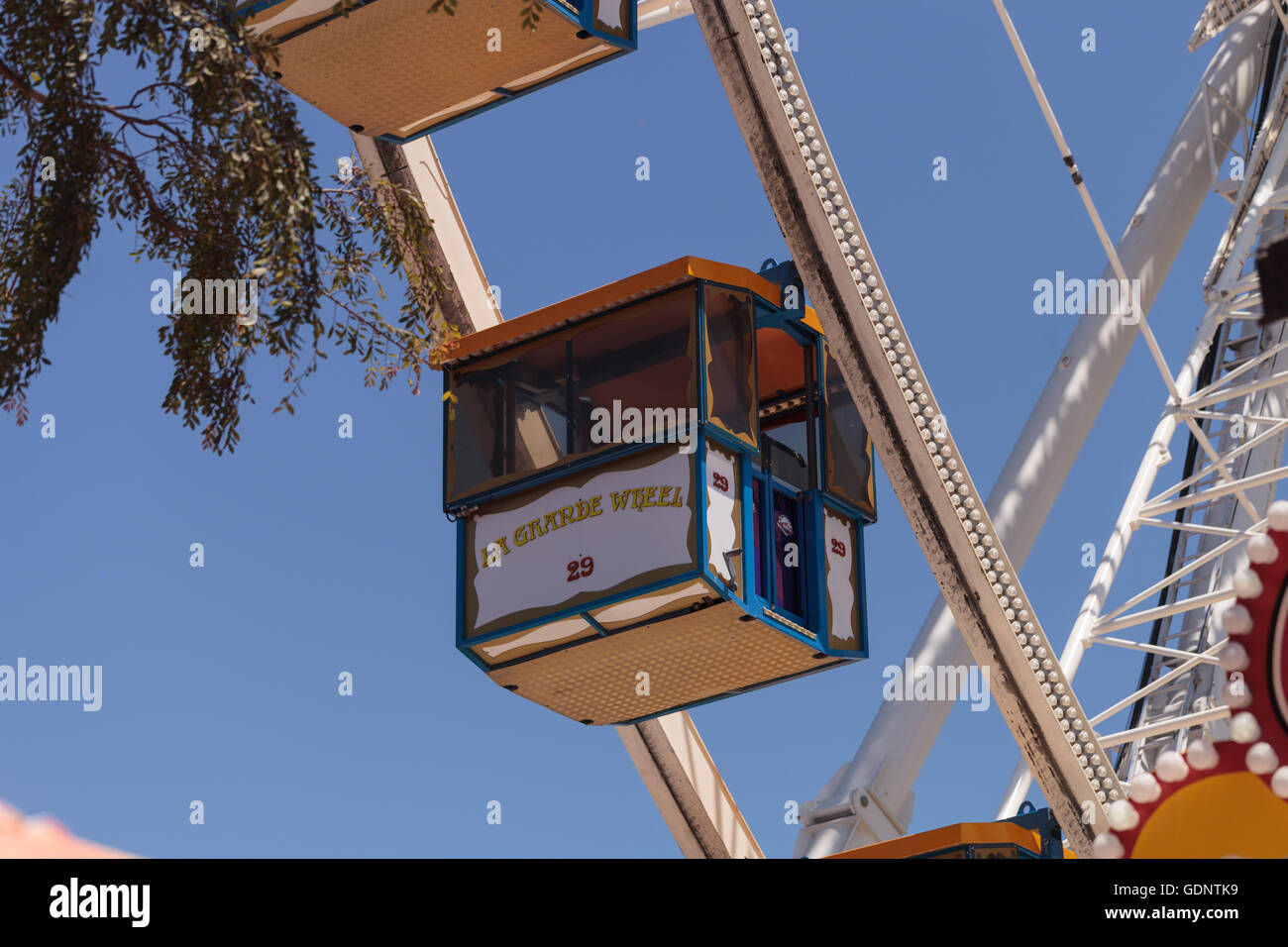 Costa Mesa, CA - le 16 juillet 2016 : Grande roue au Orange County Fair à Costa Mesa, CA le 16 juillet 2016. Usage éditorial uniquement. Banque D'Images