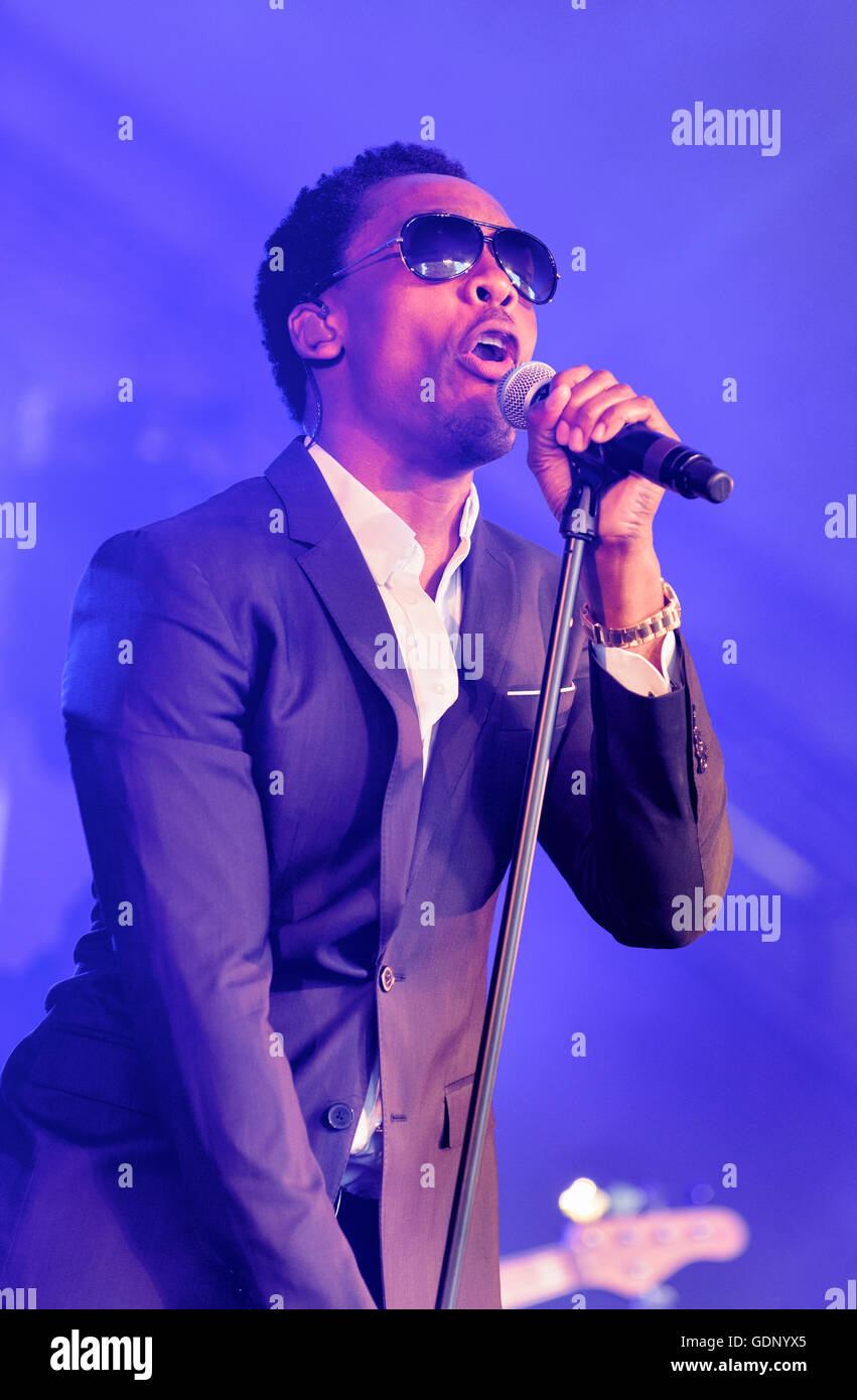 Lemar effectuant à Cornbury Festival, Chadlington Estate, Oxfordshire, Angleterre, le 8 juillet 2016 Banque D'Images