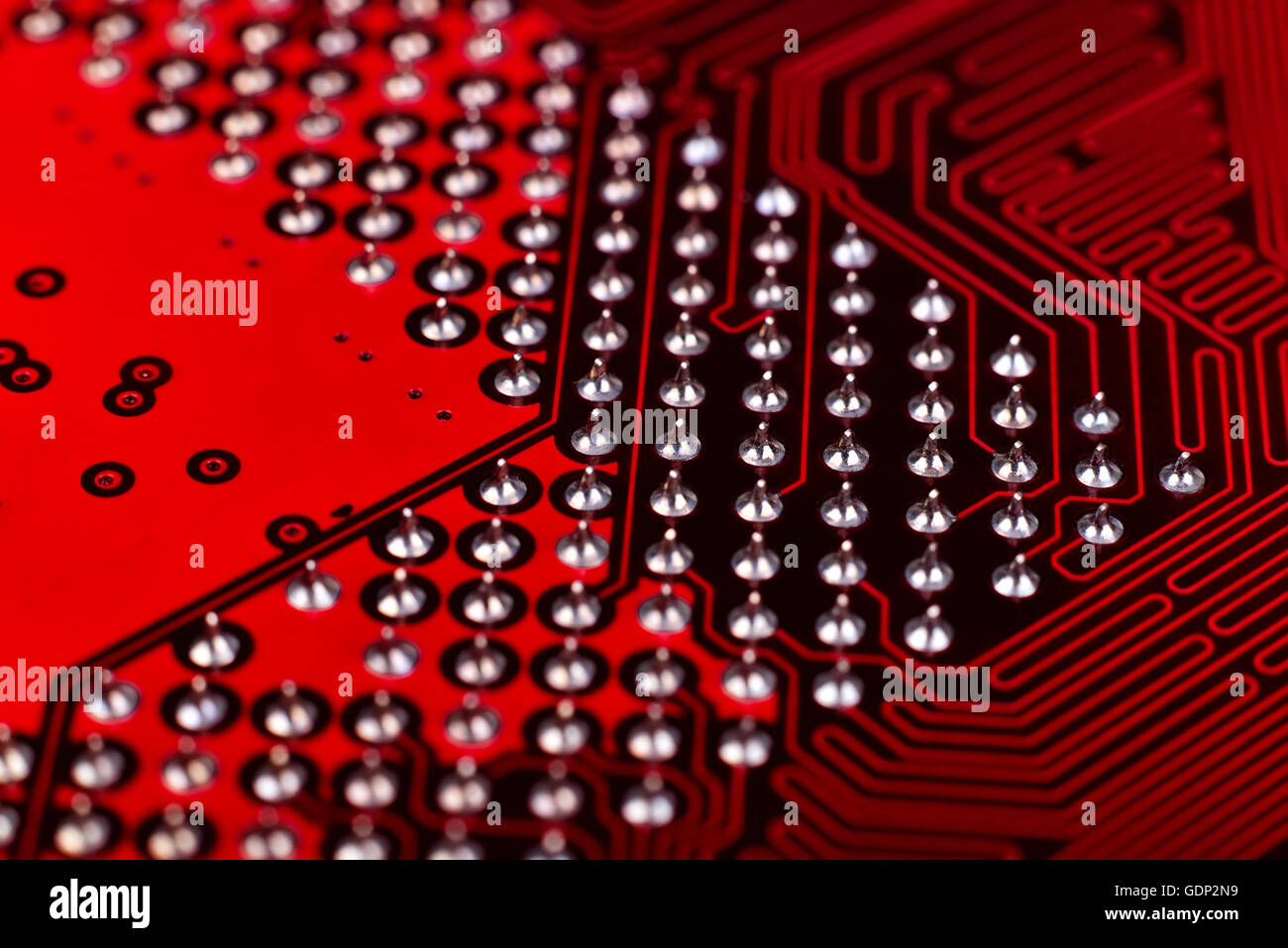 Carte de circuit imprimé rouge, très close up Banque D'Images