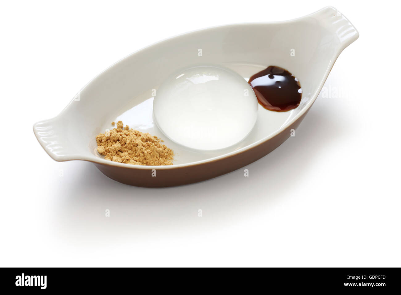 Gateau De L Eau Goutte De Gateau Shingen Mochi Mizu Maison D Ete Japonais Dessert Isole Sur Fond Blanc Photo Stock Alamy