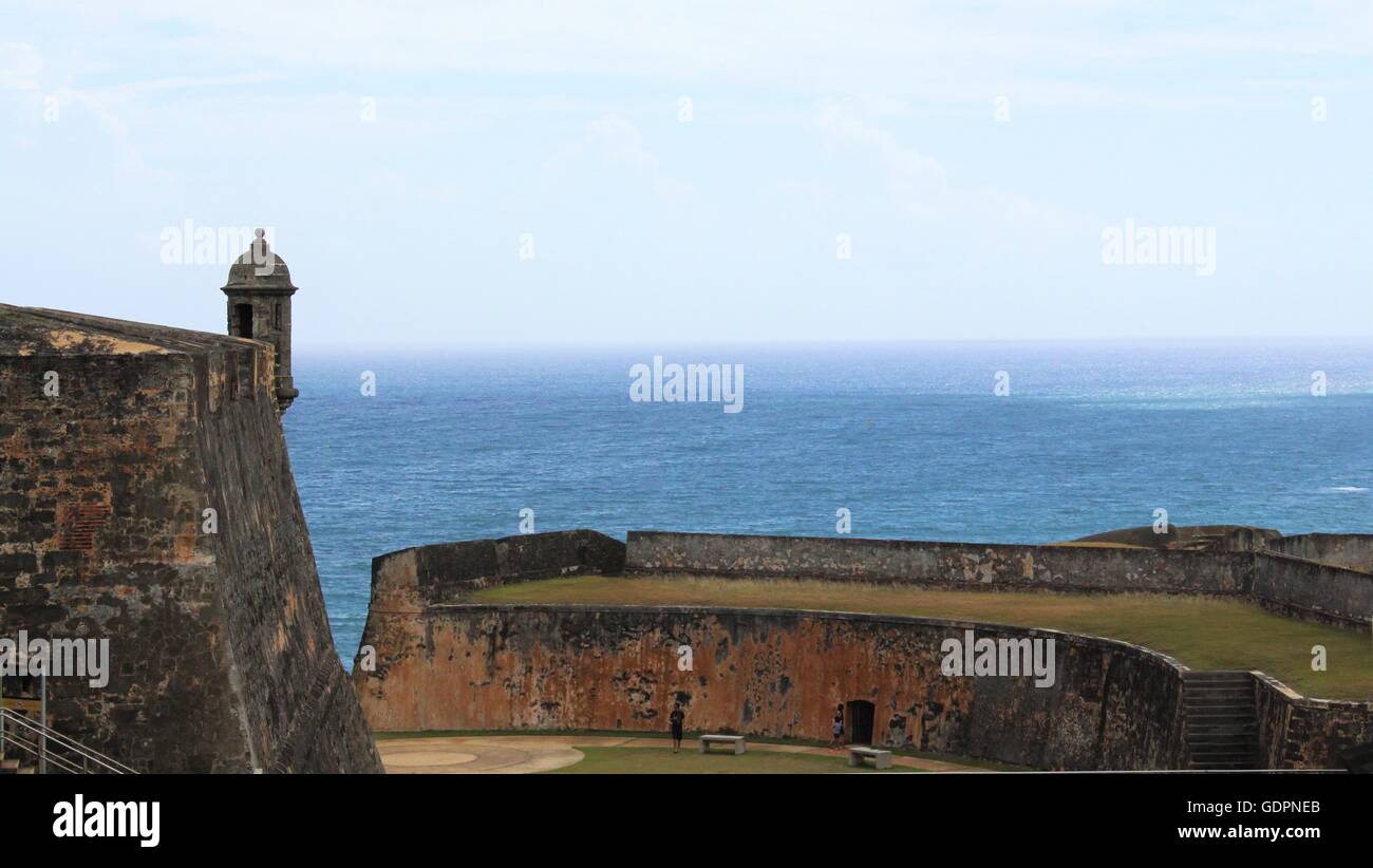 San Cristóbal, El Diablo surplombant la mer, la vieille ville, le vieux San Juan Puerto Rico Banque D'Images