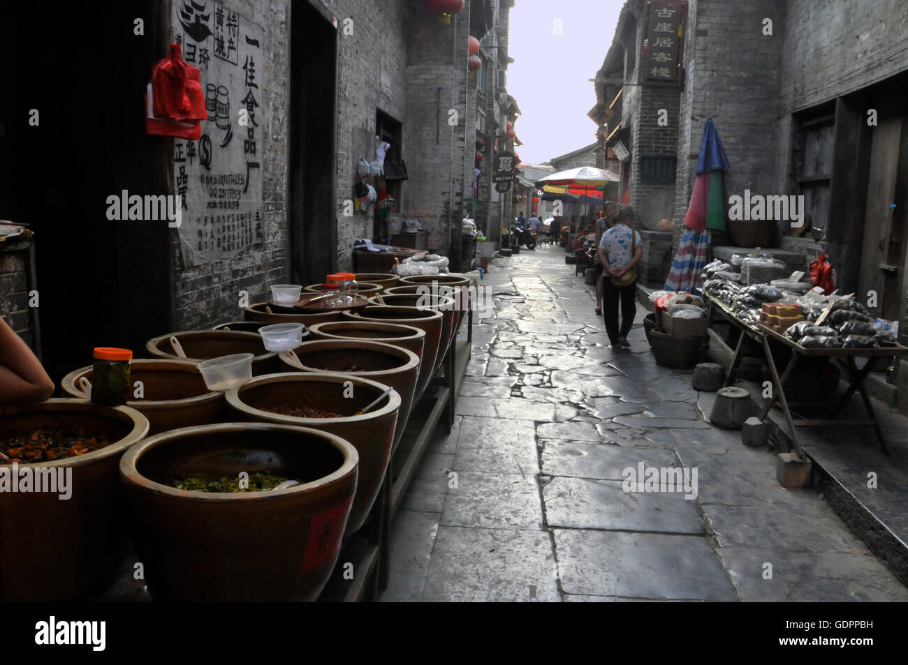 Des sauces et des épices à vendre à Huangyao, Guangxi, Chine Banque D'Images