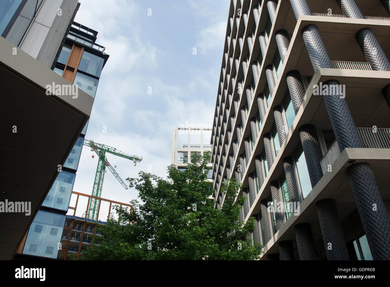 L'espace de bureau et la construction de nouveaux appartements à côté de la station de métro King's Cross Pancras à un Square Londres Banque D'Images