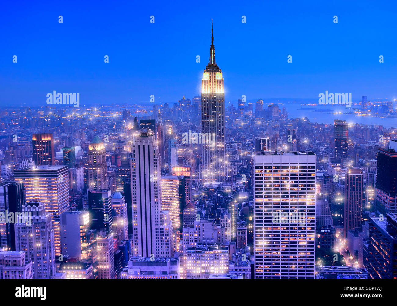 Manhattan skyline at night à New York City Banque D'Images