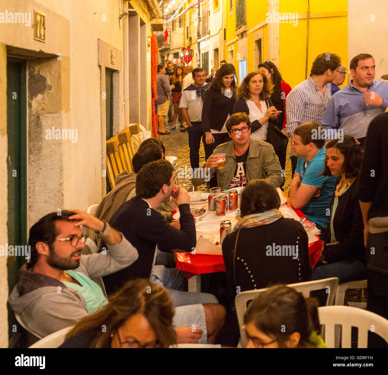 Street Restaurant, tourisme, week-end dans la ville de Lisbonne, Vieille Ville Alley, Lisbonne, Lisbonne, Portugal, Europe, voyage, Banque D'Images