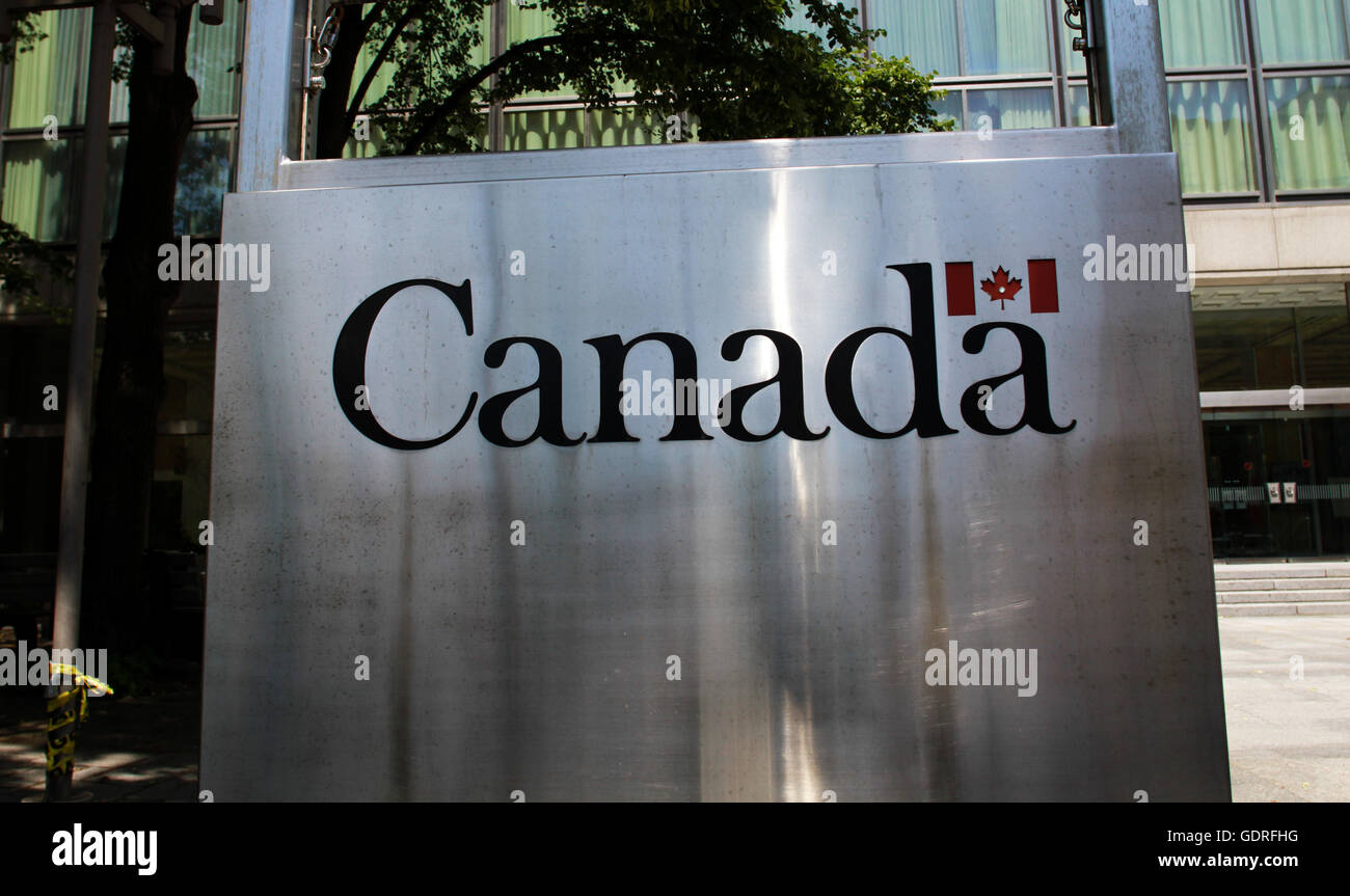 OTTAWA, ONTARIO - La Bibliothèque et Archives, sur la rue Wellington. Banque D'Images