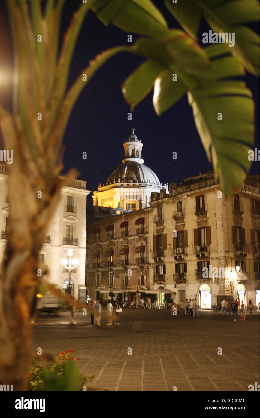 Le centre-ville de la vieille ville de Catane en Sicile en Italie du sud en Europe. Banque D'Images