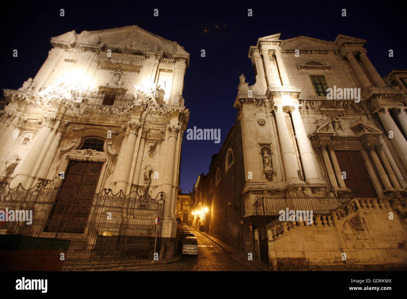 Le centre-ville de la vieille ville de Catane en Sicile en Italie du sud en Europe. Banque D'Images