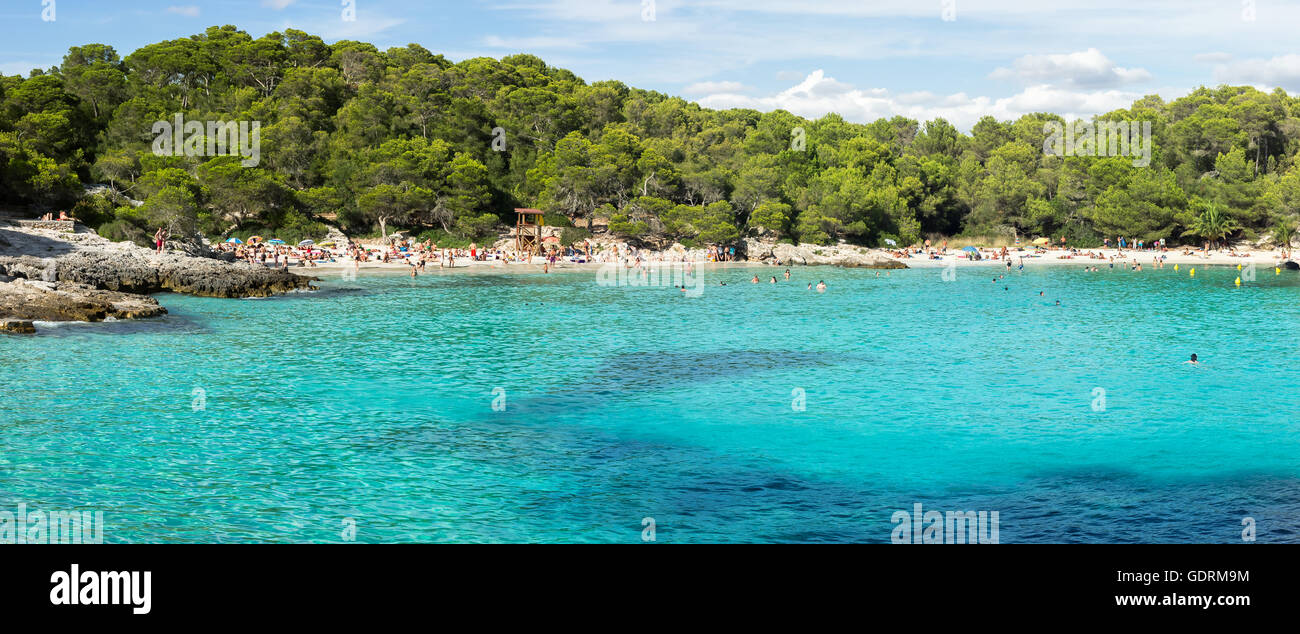 Plage Macarella, turquoise mer Méditerranée en Îles Baléares Banque D'Images