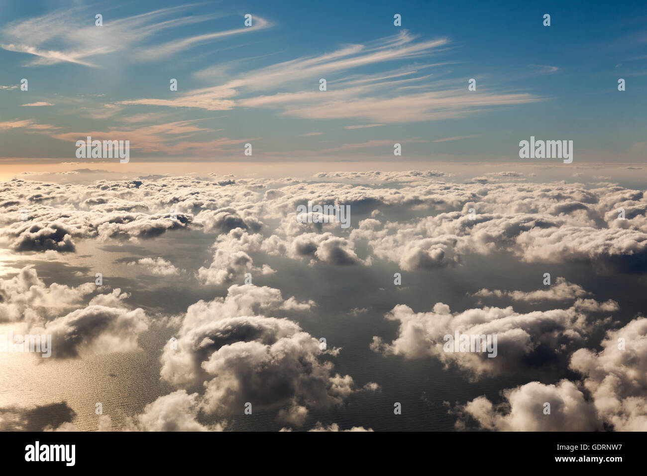 Nuages à la fin de la vue de l'avion Banque D'Images