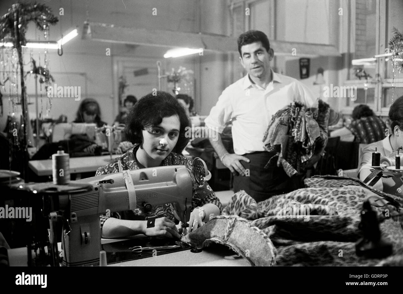 De nombreux tailleurs Italiens ont du succès en Allemagne, 1966 Banque D'Images