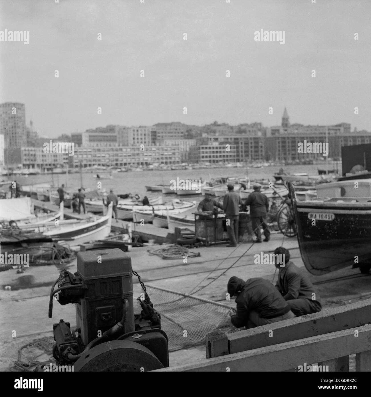 ref-120-marseille-noir-et-blanc-les-voille-du-passe.jpg