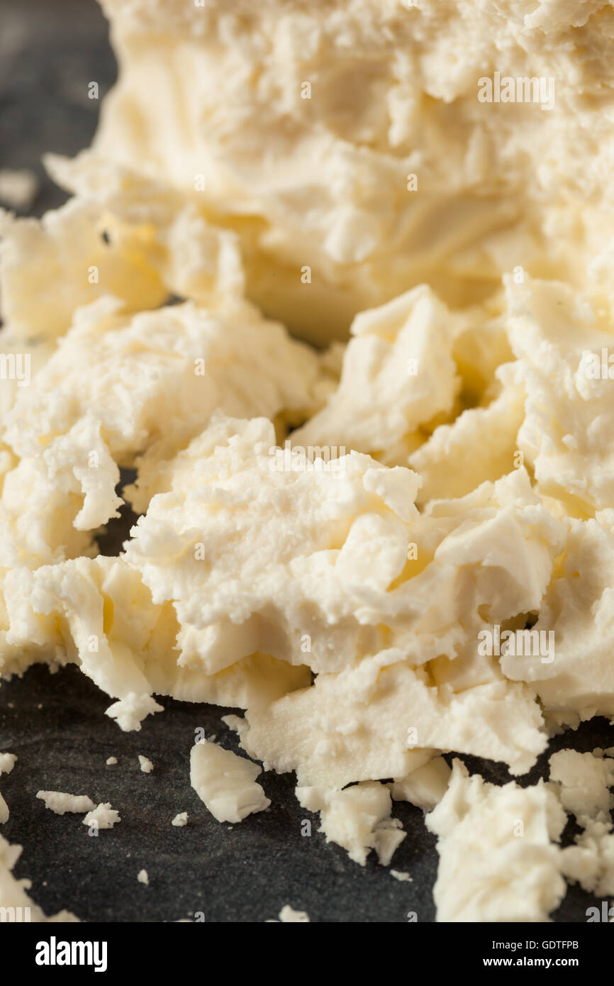 Fromage Feta blanc biologique des matières premières pour l'effritement Banque D'Images